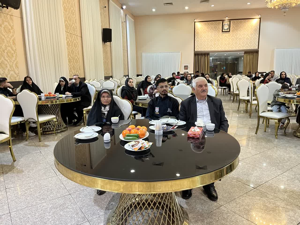 گزارش تصویری از شب خاطره‌انگیز قاضیان مستطیل سبز؛ جشن بزرگ خانواده آکادمی داوران اصفهان برگزار شد
